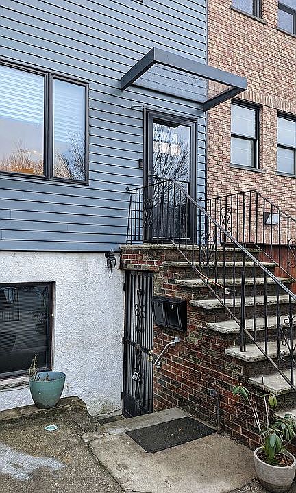 2nd image of 288 18th St
