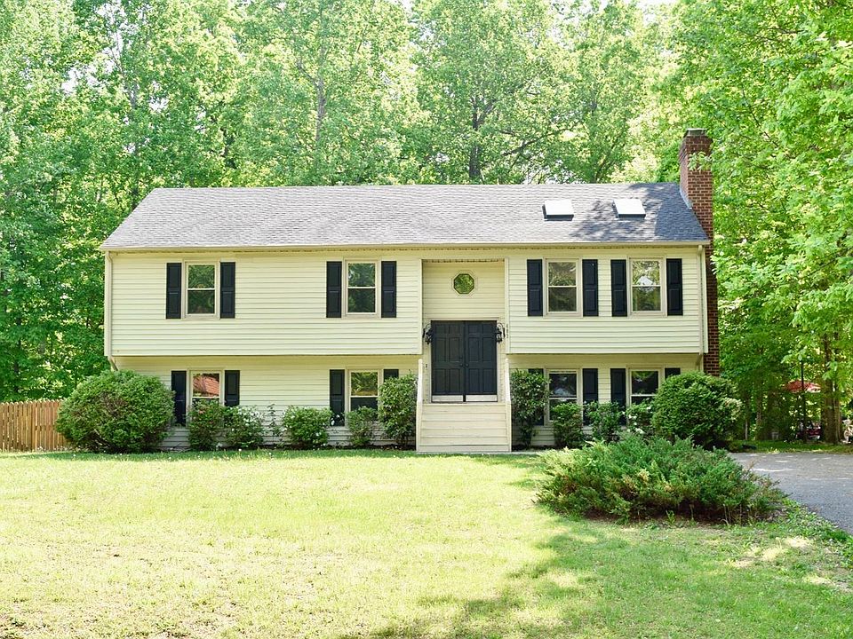 1st image of 402 Cambridge Dr
