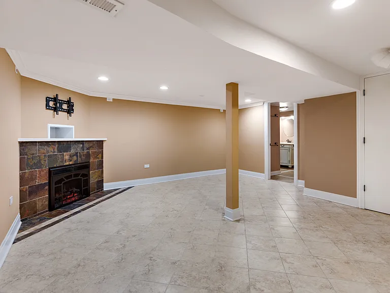740 Lakeview Pt — Photo 18