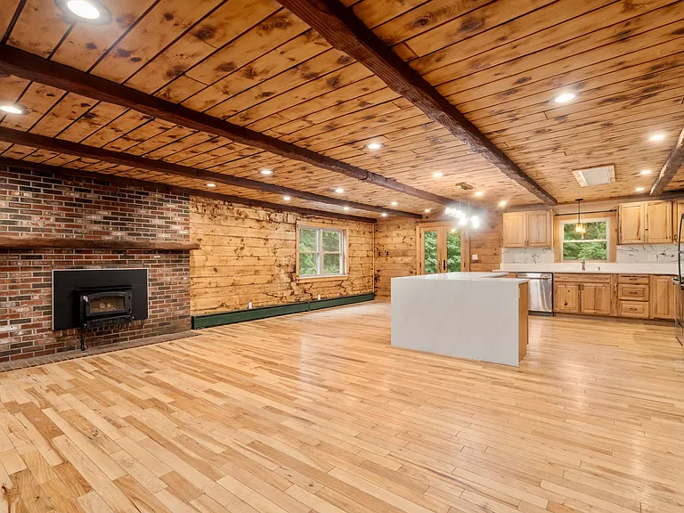 56 Parmenter Ln — Photo 4