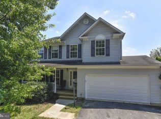 5711 Ridgedale Dr, Woodbridge, VA 22193
