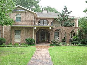 2nd image of 234 Janet St