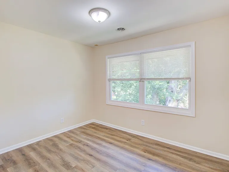 2912 Wesley St — Photo 17