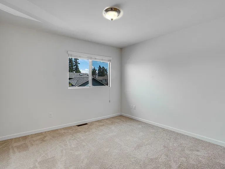 12526 NE 166th St — Photo 22