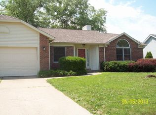 3919 Bonaventure Dr, Columbus, IN 47203