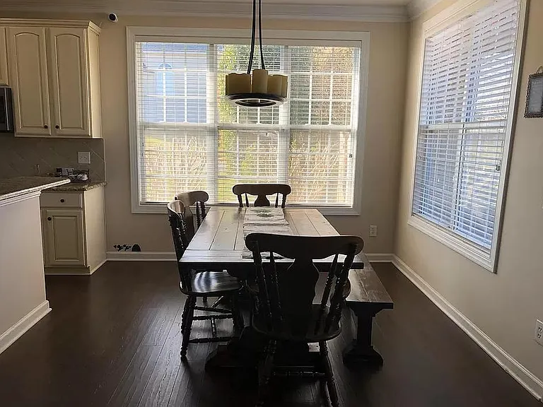 7906 Avanti Dr — Photo 4