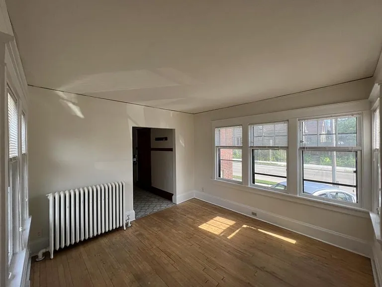 1820 E Hartford Ave — Photo 3