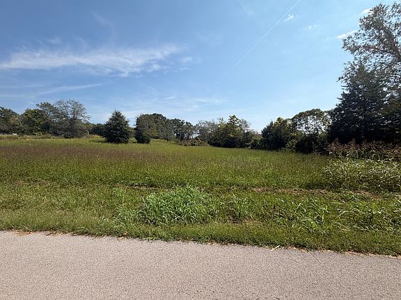 3rd image of 344 Pine Grove Rd