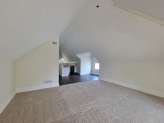 2nd image of 1484 Virginia Park St