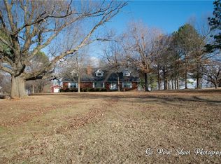 2701 Valley View Dr, Springdale, AR 72762