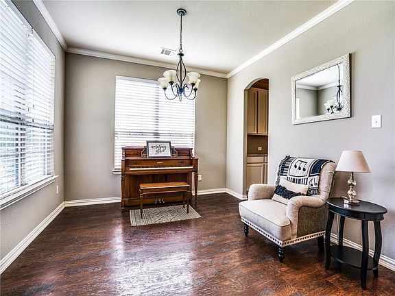 3rd image of 5201 Grove Cove Dr