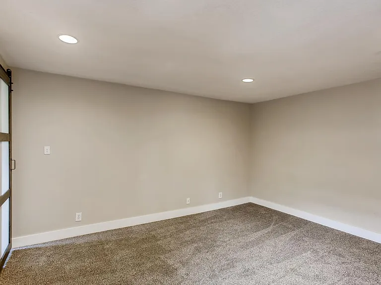 1596 S Lincoln St — Photo 10