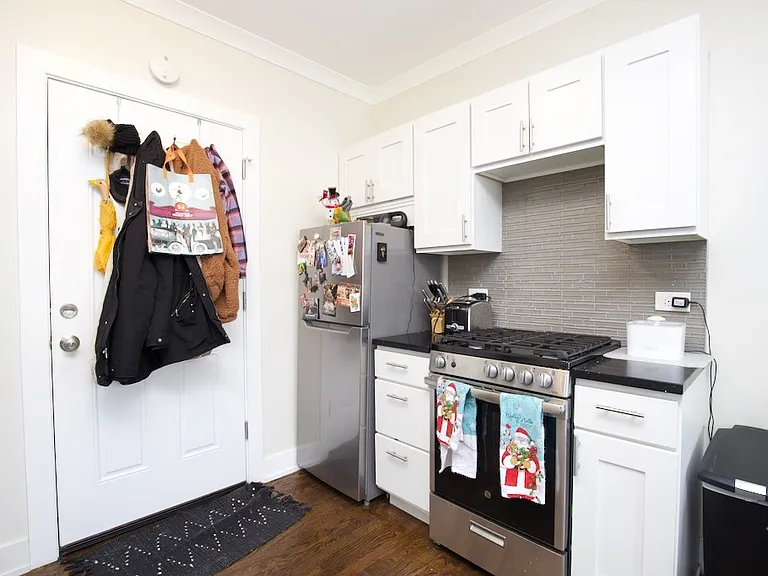 4226 N Clark St #2 — Photo 4