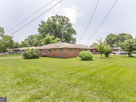 4th image of 415 Bernard Dr