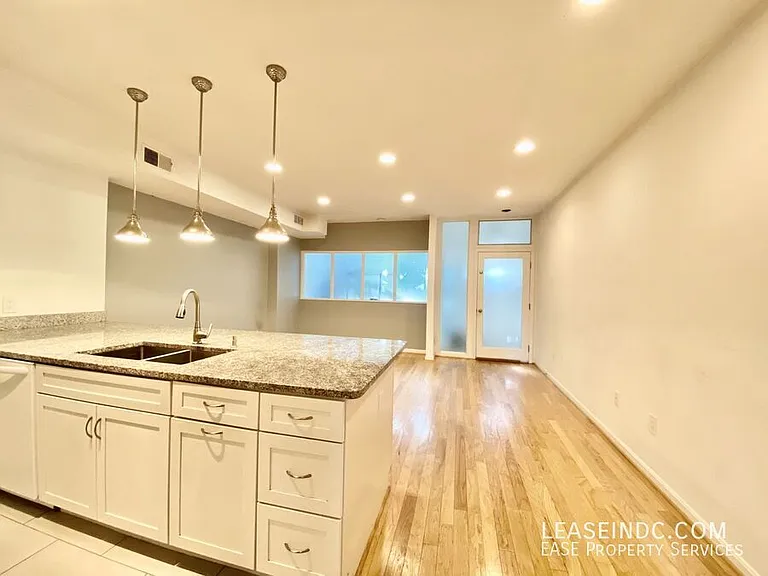 1721 11th St NW #1 — Photo 9