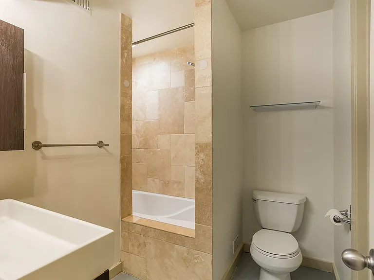 1420 W Alabama St #A — Photo 22