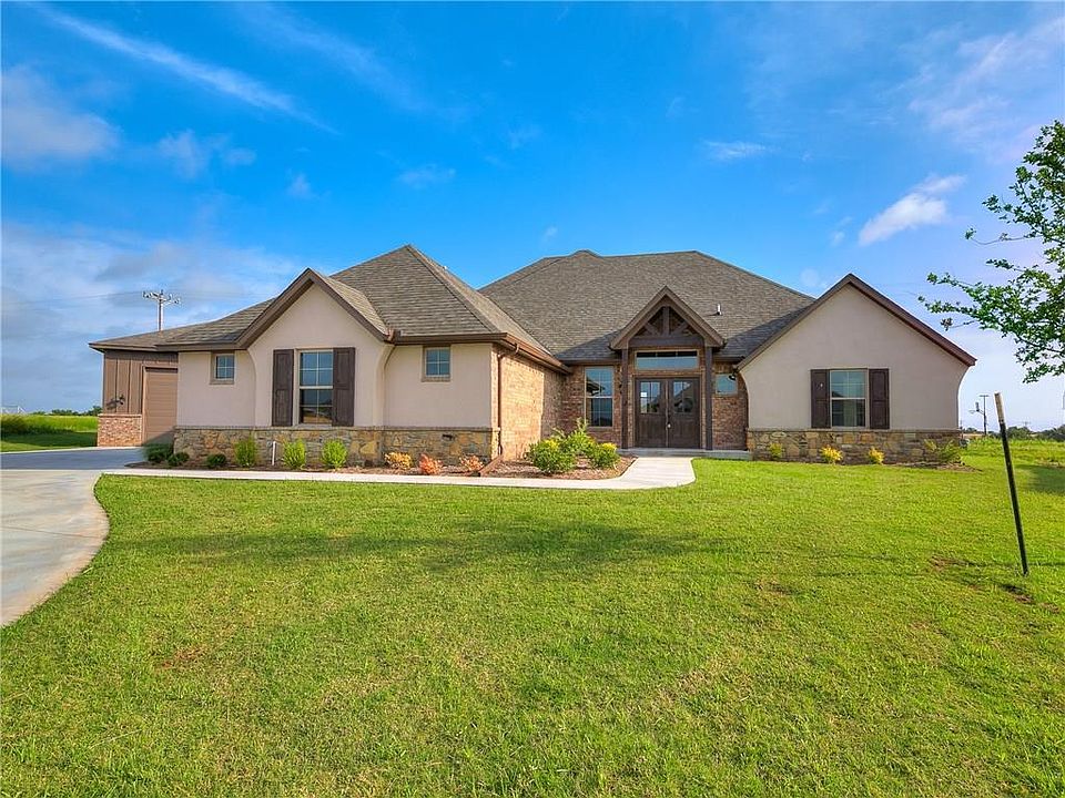 1st image of 101 Hickory Cir