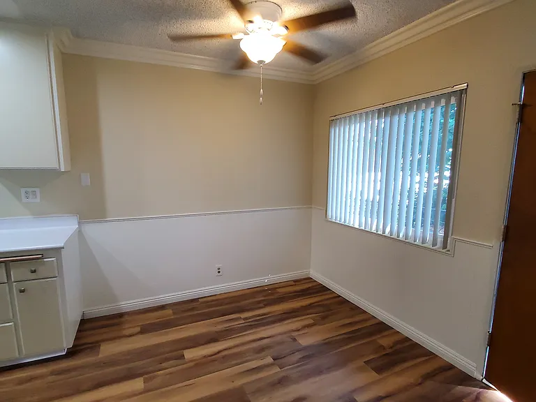 Windsor Apartments — Photo 7