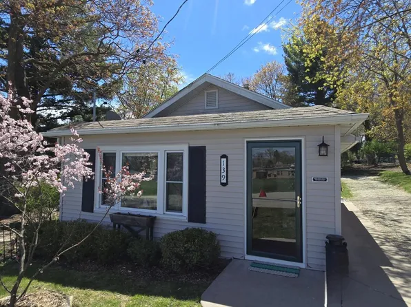 139 Hickory STREET, Williams Bay, WI 53191