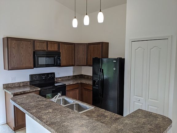 3rd image of 4248 Dinner Lake St