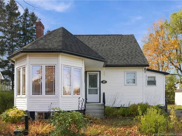 18 Lynwood Dr, Moncton, NB E1A 3Z5