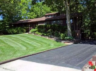 21 Fox Hollow Ridings Rd, Northport, NY 11768