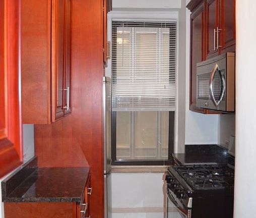 3rd image of 828 7th Ave #5A