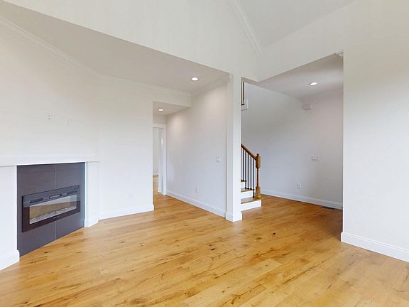 3rd image of 7837 Lake Mountain Ln