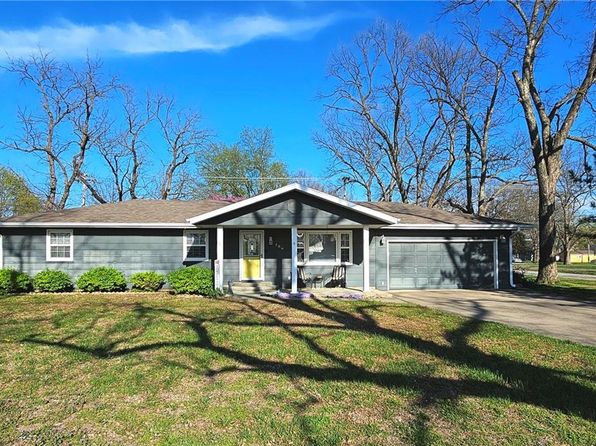 106 N Wood St, Erie, KS 66733
