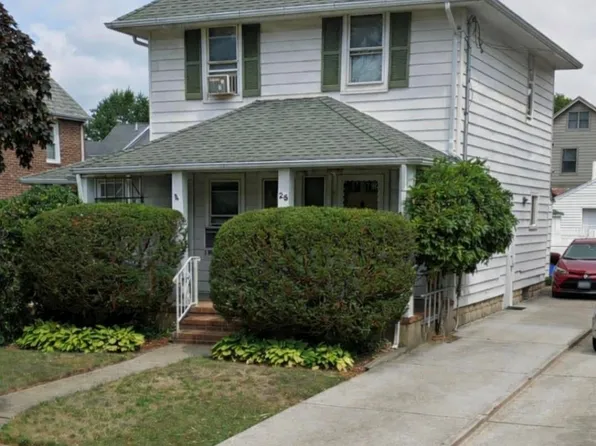 25 Raymond Street, Rockville Centre, NY 11570