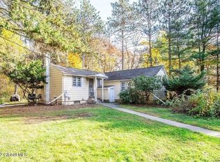 735 Saint Davids Ln #735, Schenectady, NY 12309