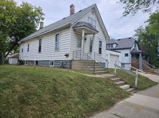 3883 N Palmer St, Milwaukee, WI 53212