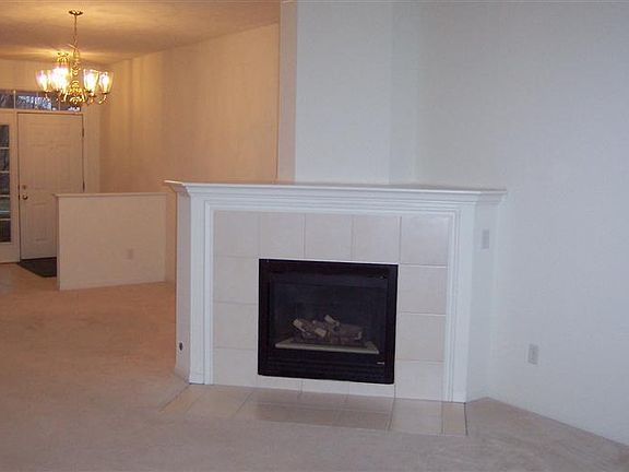 5th image of 2524 Greenside Dr