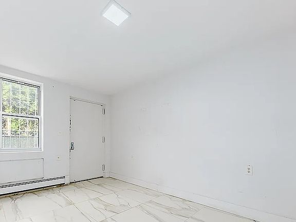 4th image of 24 Suydam Pl APT 1