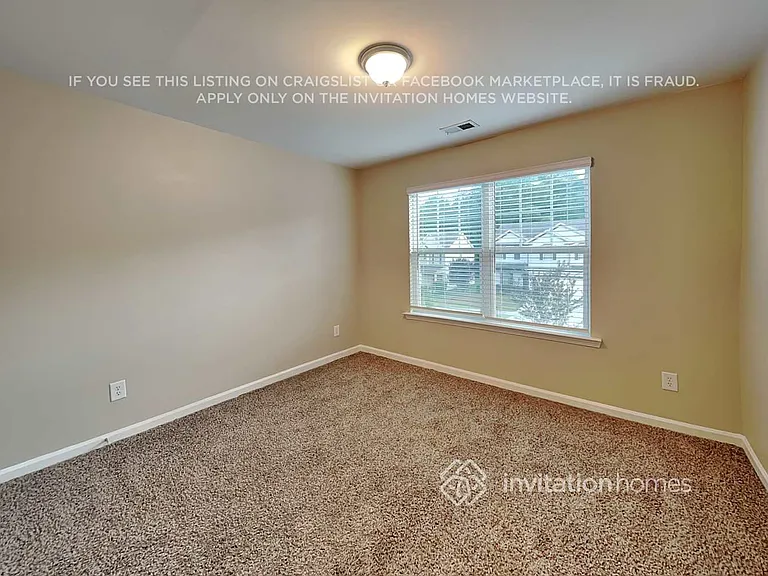 925 Donington Cir — Photo 15
