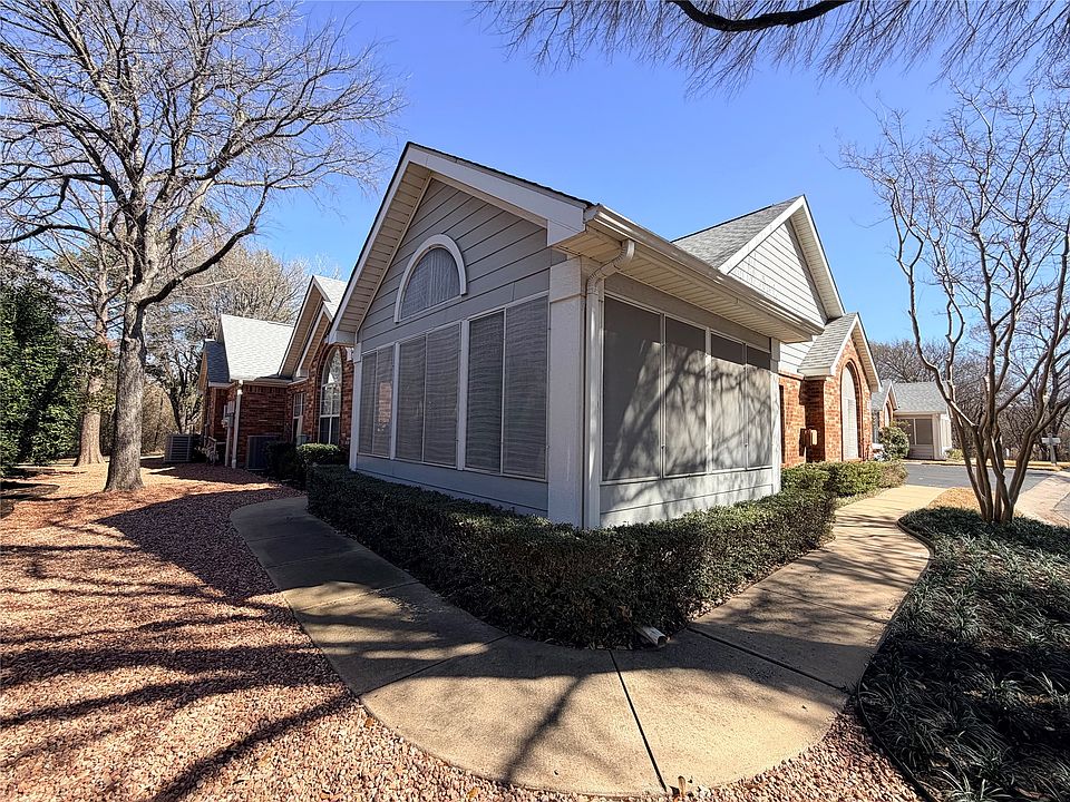 1st image of 1023 Bridges Dr
