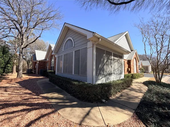 1023 Bridges Dr, Arlington, TX 76012