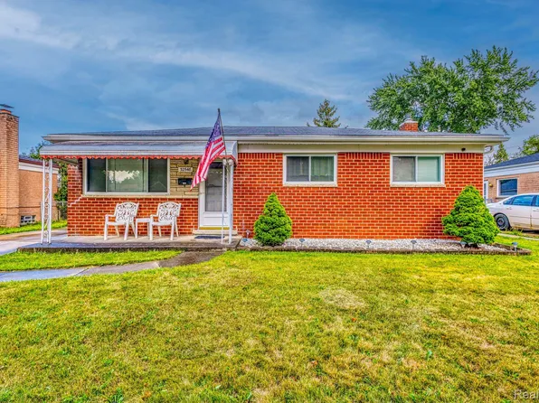 32548 Warner Dr, Warren, MI 48092