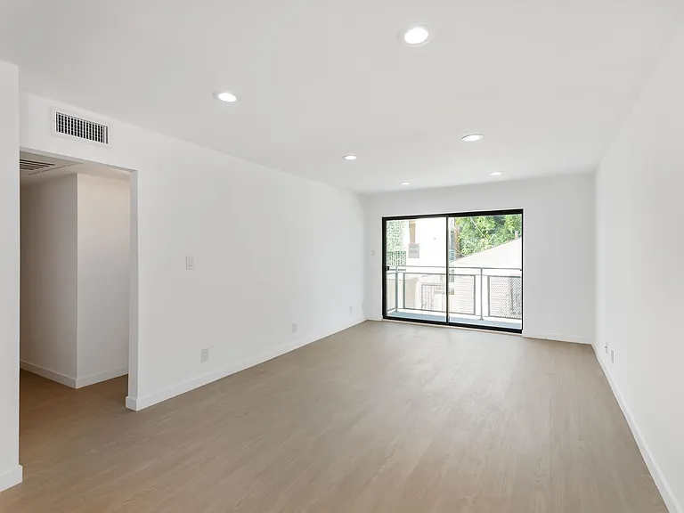 1546 Bundy Drive — Photo 6
