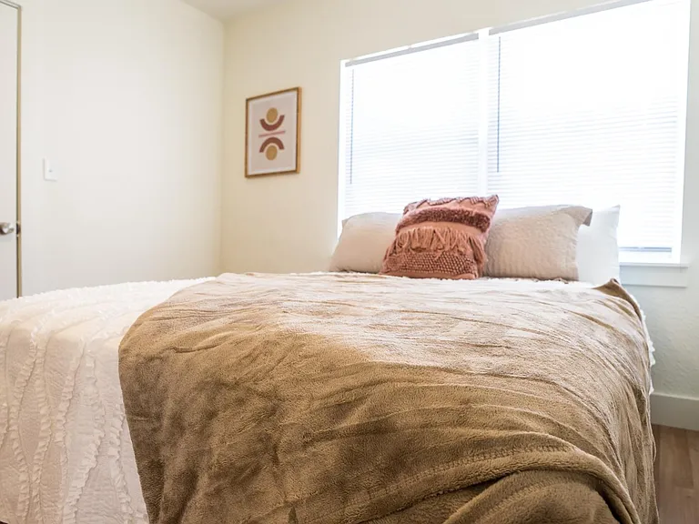 2160 Riverside Ave #7 — Photo 26