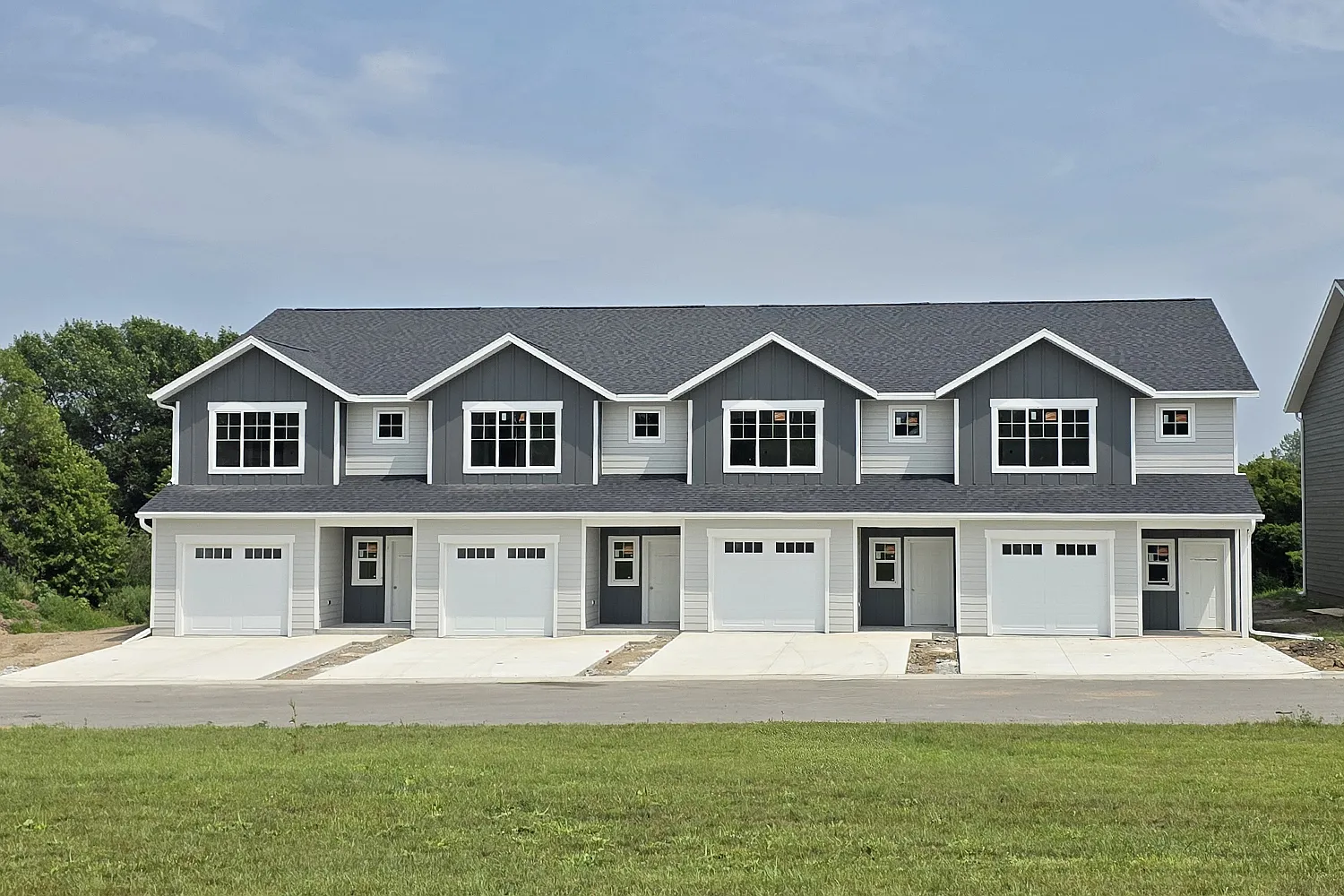 Cloverfield Townhomes — Photo 2