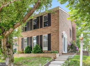 9097 Blarney Stone Dr, Springfield, VA 22152