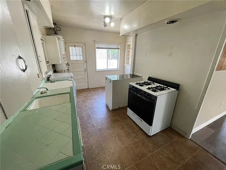 449 N 8th Ave #B — Photo 8