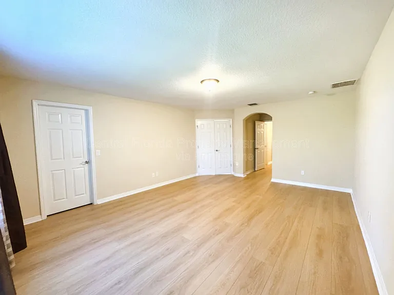 6621 Helmsley Cir — Photo 26