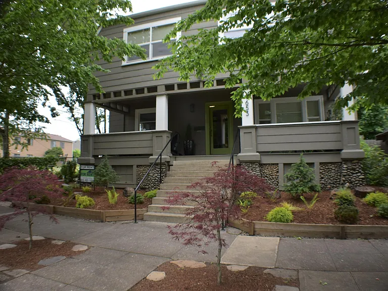 Sellwood six-plex
