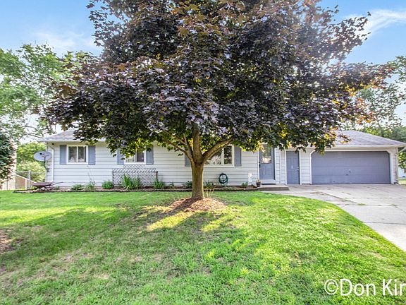 2nd image of 1768 Woodrun Ct SE