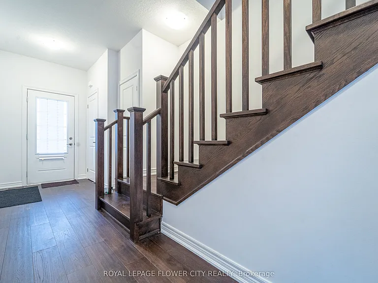 413 E 16th St — Photo 5
