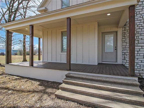 2nd image of 204 N 32nd St