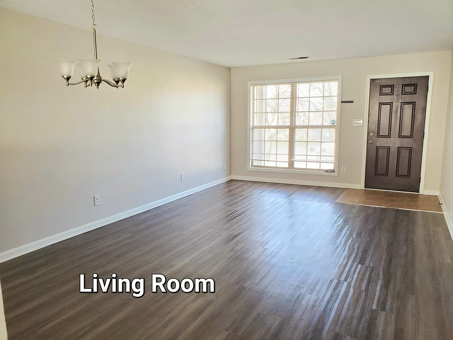 4 bed, 2.5 bath, 2580 sqft, $2,600 — Photo 2