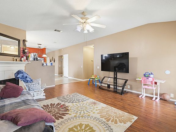 3rd image of 7007 Glenshire Dr